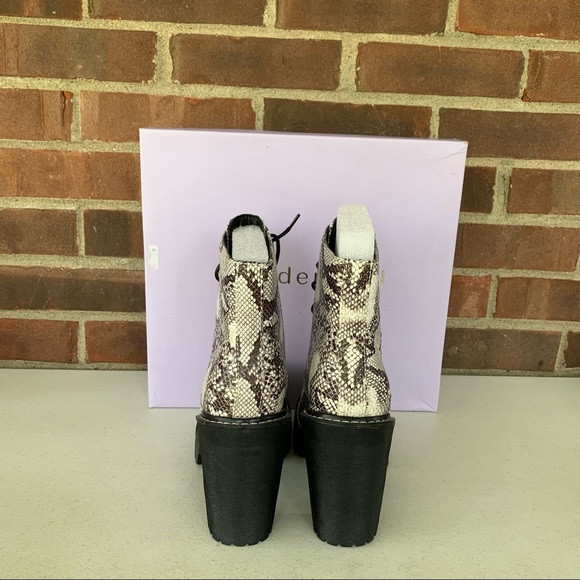 Madden Girl Women's Archiee Animal Print Ankle Boot Block Heel Size US 7 M - Picture 8 of 10